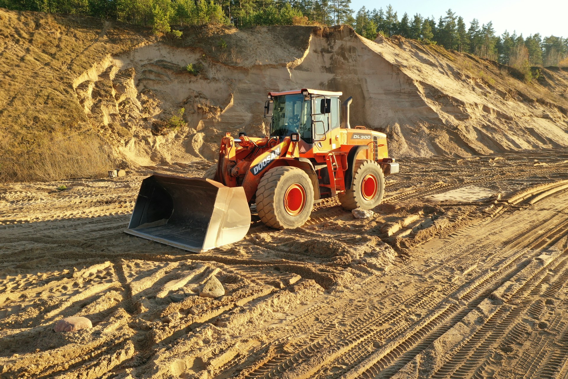 POWERPLUS forklifts and material handling equipment